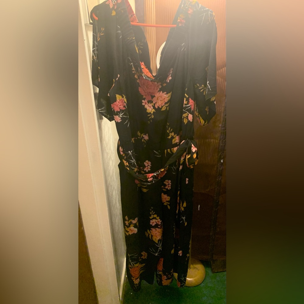 City Chic Woman Floral Cascade Jumpsuit size XL/22